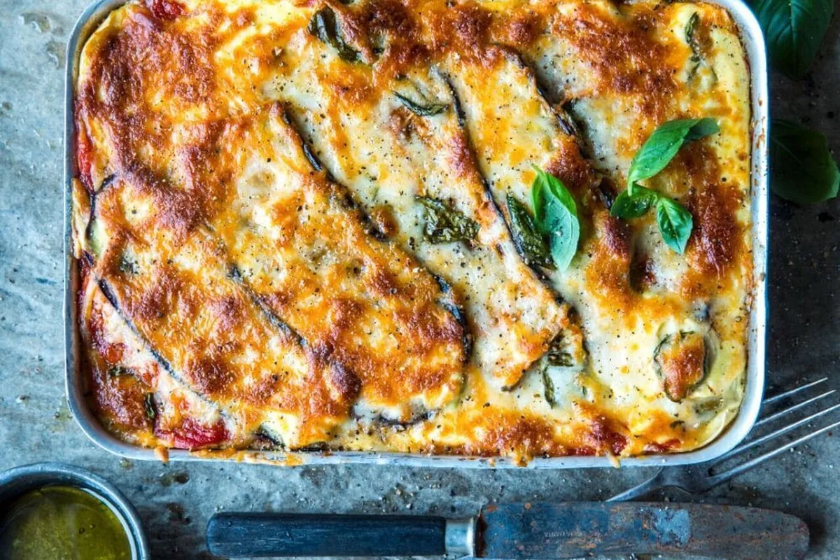 Aubergine lasagne med mozarella