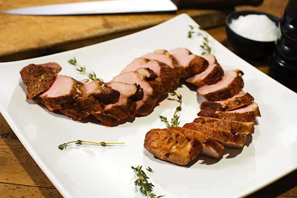 Avokadosallad med fläskfilé