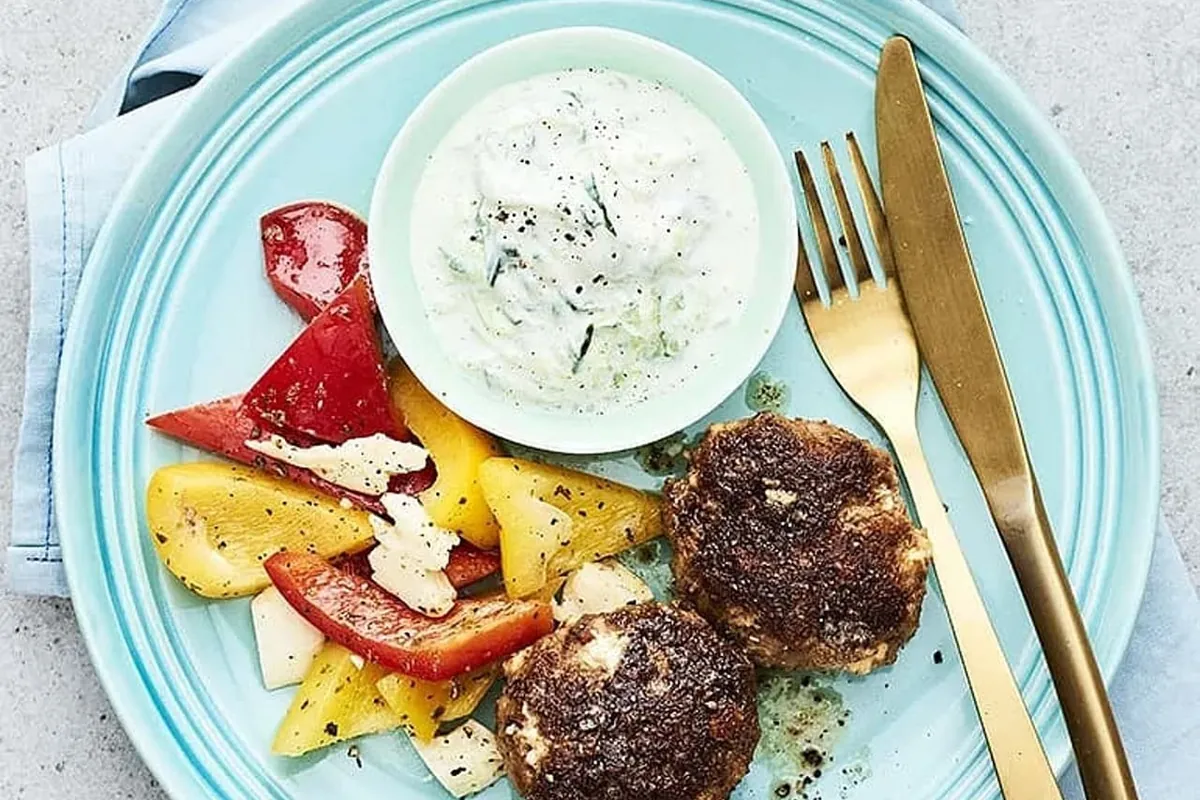 Fetaostbiffar med tzatziki