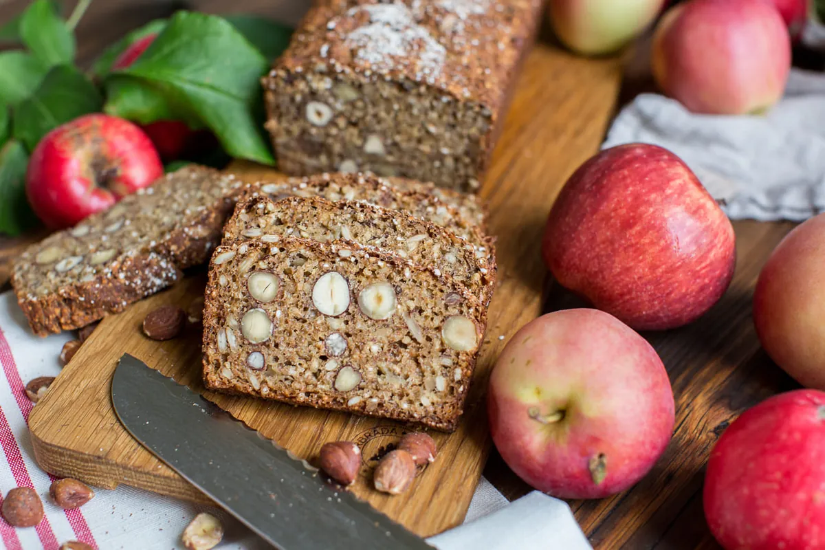 Nyttigt bröd med äpple