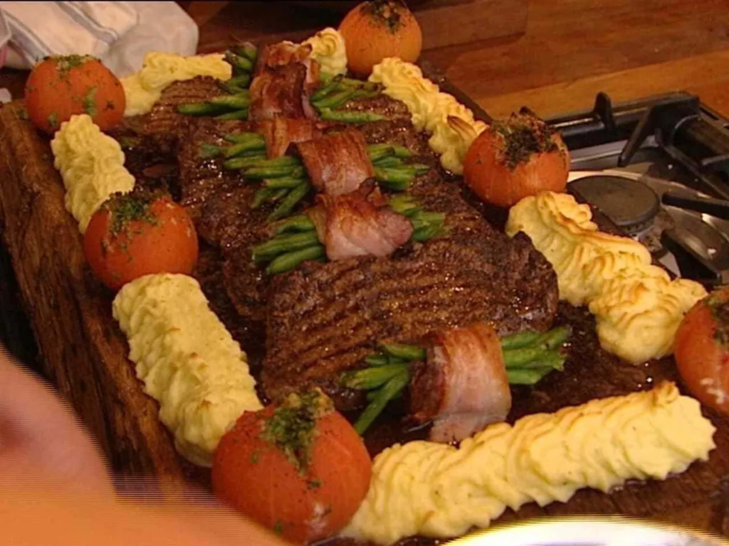 Plankstek med grillad tomat