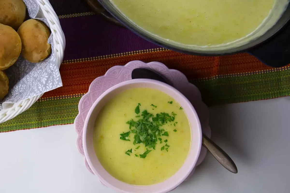 Potatissoppa med purjolök