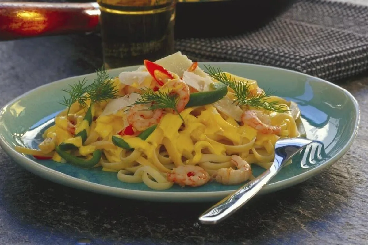 Tagliatelle med räkor och saffran