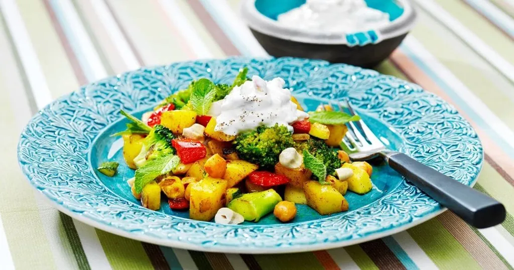 Vegetarisk pytt i panna med äppelyoghurt